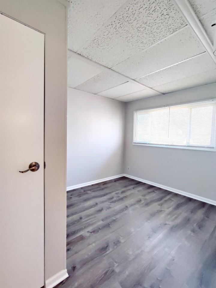 036 / 830 W Church St, Sheridan - Photo 7 of 9