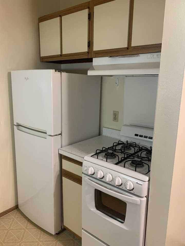 100 W Grove Street - Photo 2 of 10