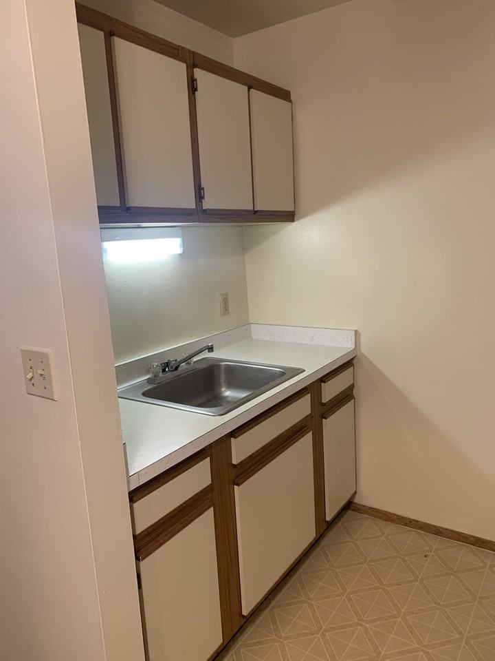 100 W Grove Street - Photo 3 of 10