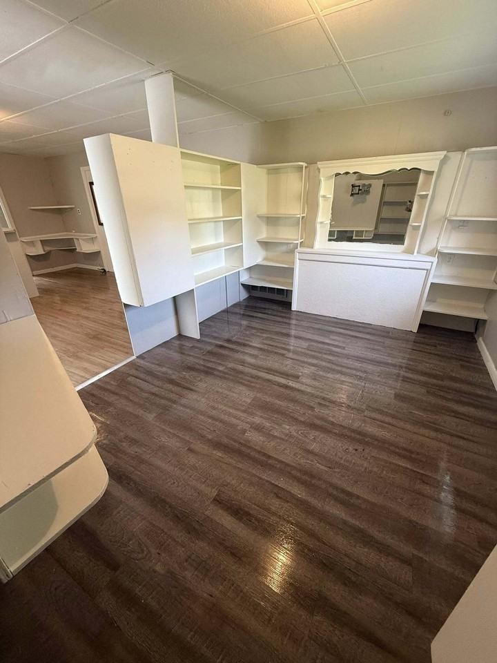 335 Woodlawn Avenue - Photo 2 of 4