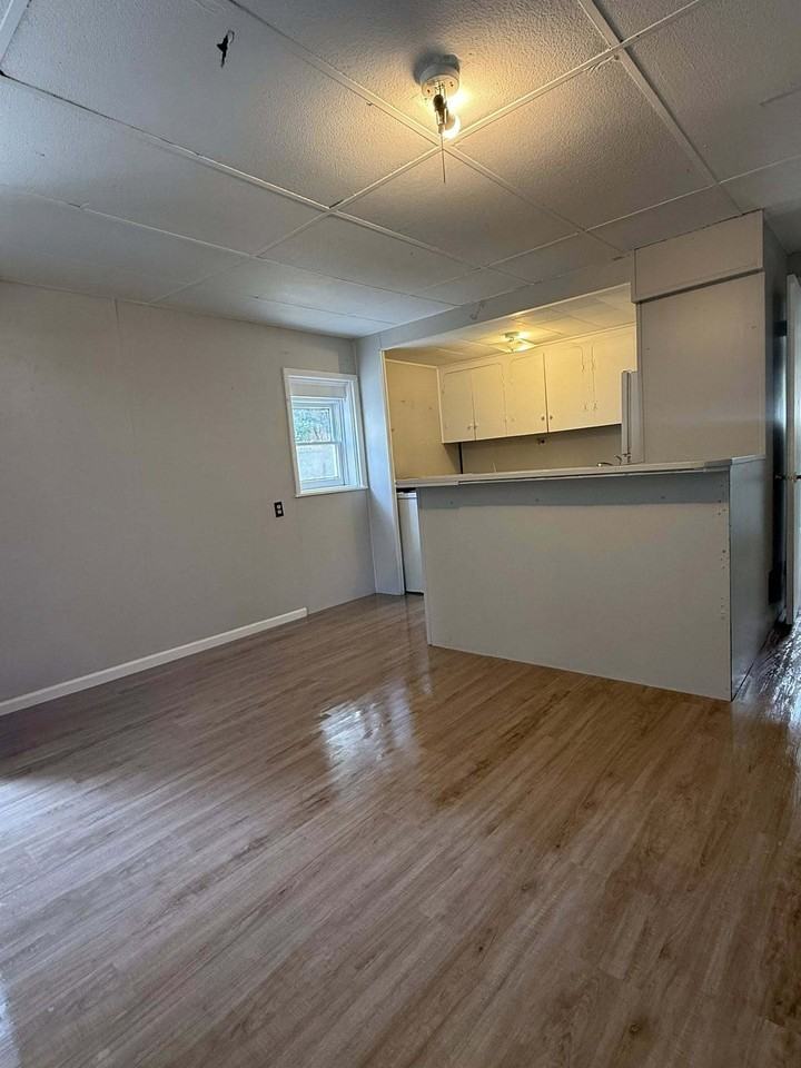 335 Woodlawn Avenue - Photo 3 of 4