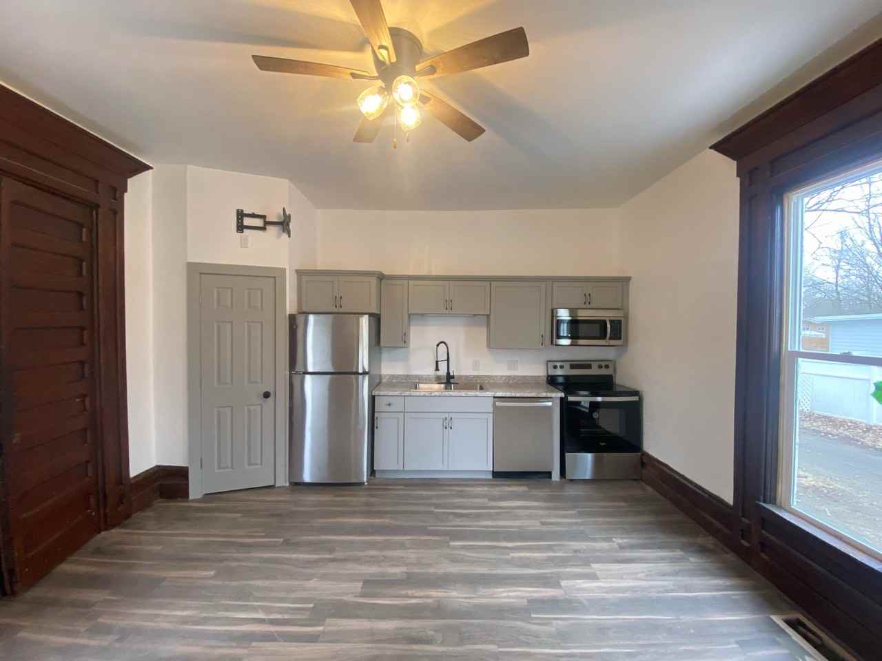 417 South Sheldon Street - Photo 3 of 9