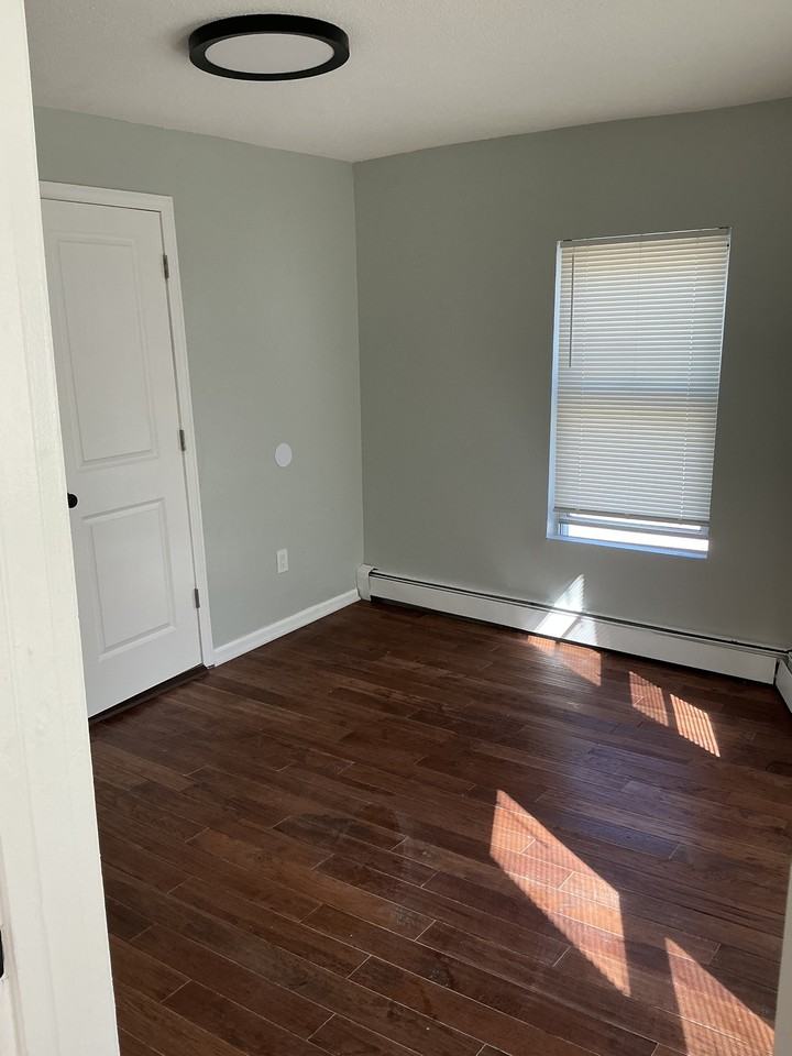 2304 Barnum Avenue - Photo 4 of 6