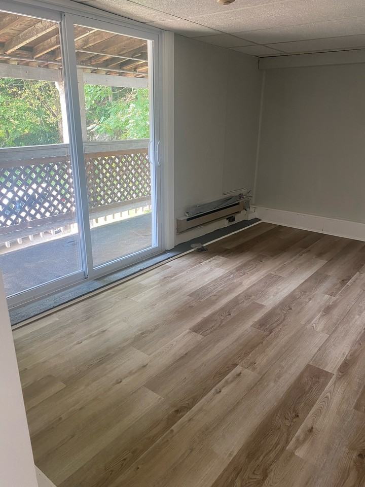 189 Millbury Avenue - Photo 2 of 5