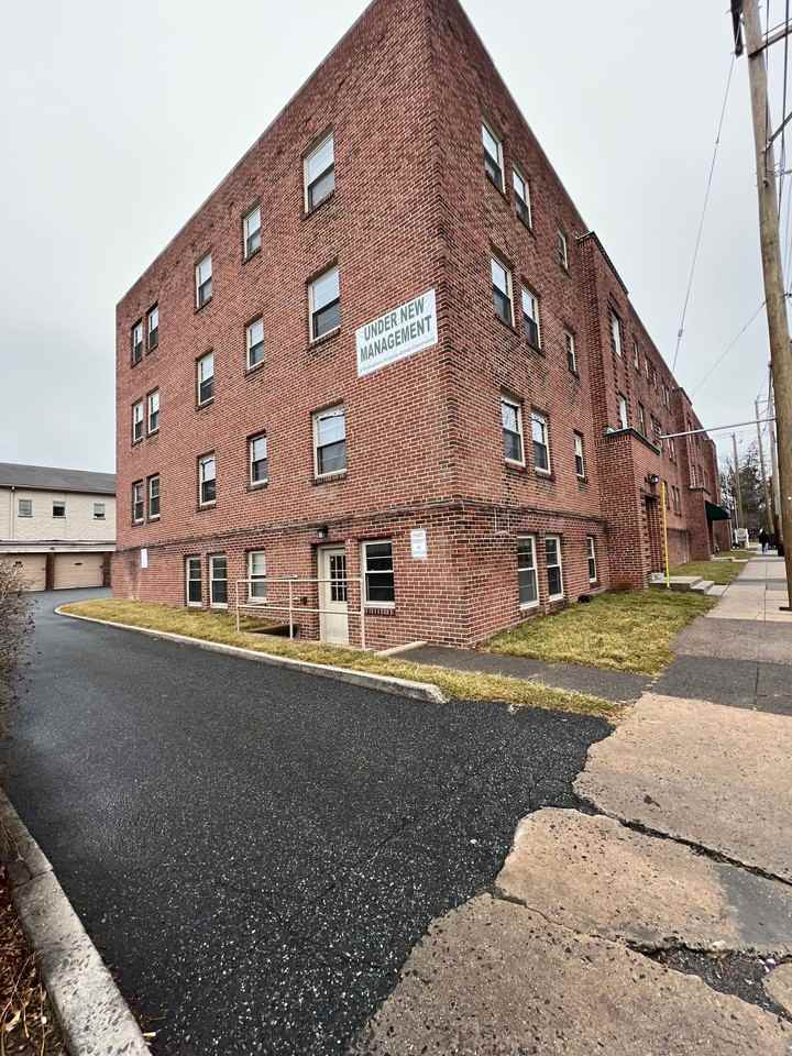 25 North Apartments - Photo 2 of 26