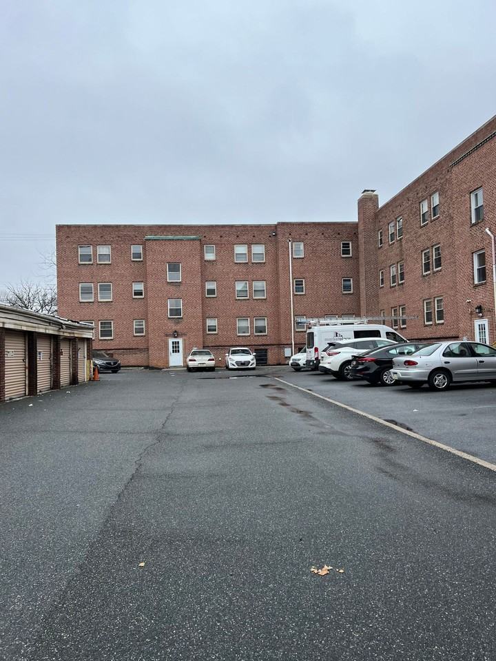 25 North Apartments - Photo 3 of 26