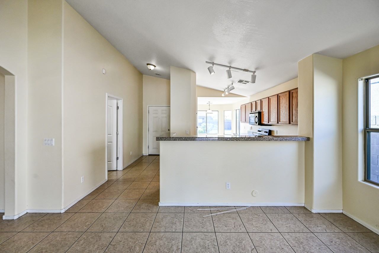 3915 South Coach House Drive - Photo 3 of 24