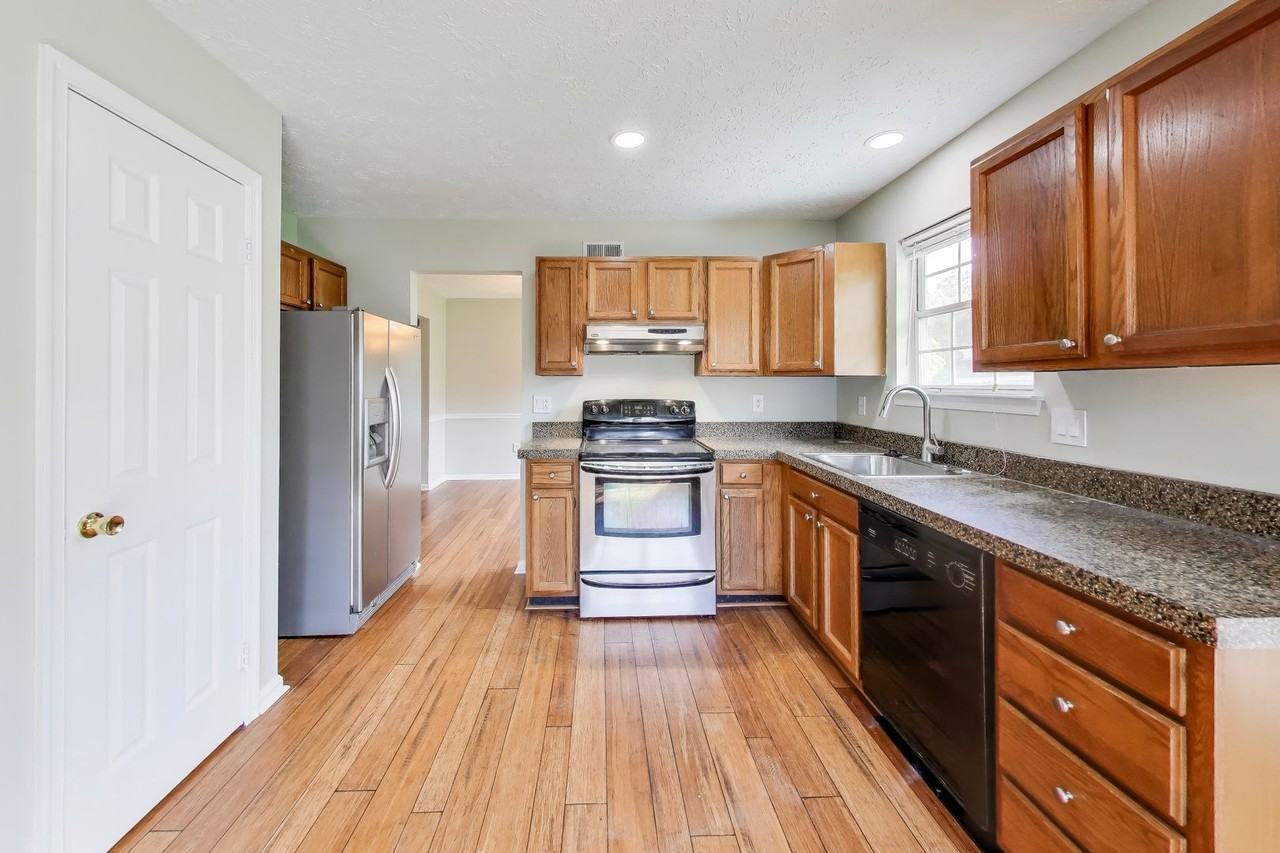 8813 Francesca Dr - Photo 2 of 38