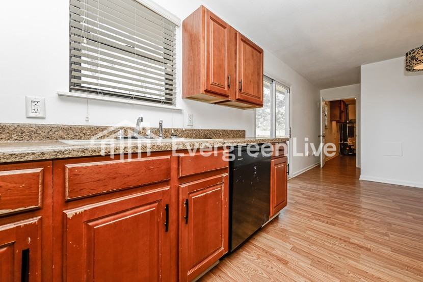 165 Thurman St - Photo 7 of 8