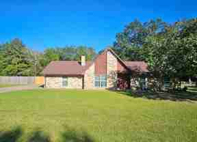 171 Old Oak Ln - Photo 1 of 1