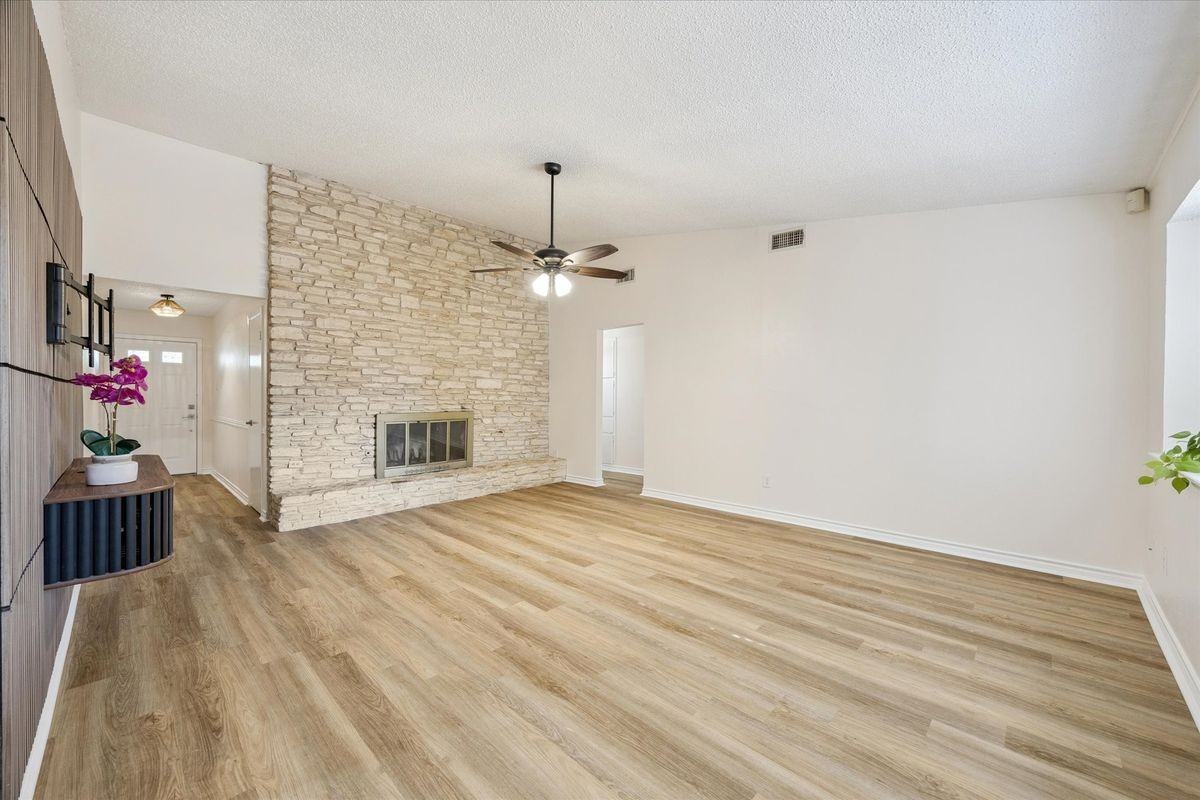 8405 Loralinda Dr - Photo 3 of 15