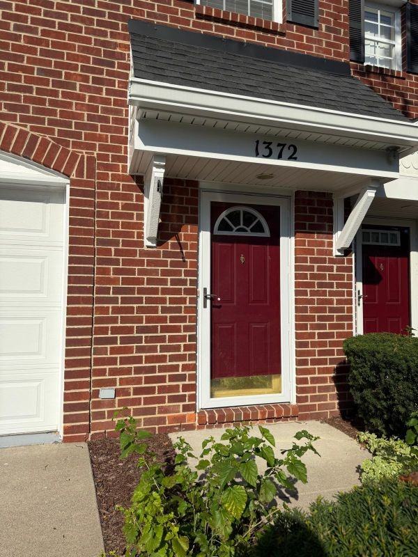 1372 Village Dr - Photo 2 of 20
