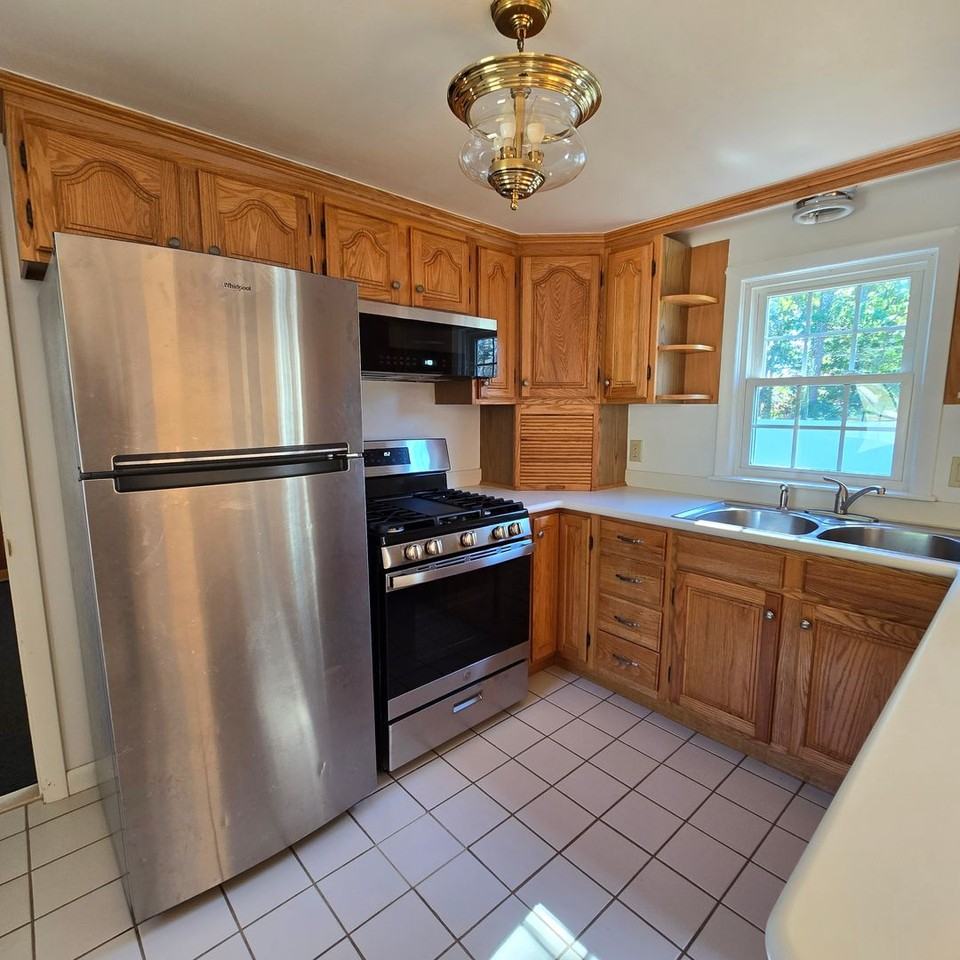 33 Mynelle Dr - Photo 2 of 19