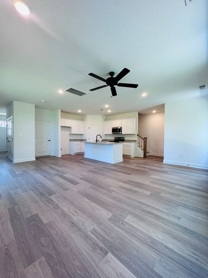 1827 Bennett Village Dr - Photo 3 of 23