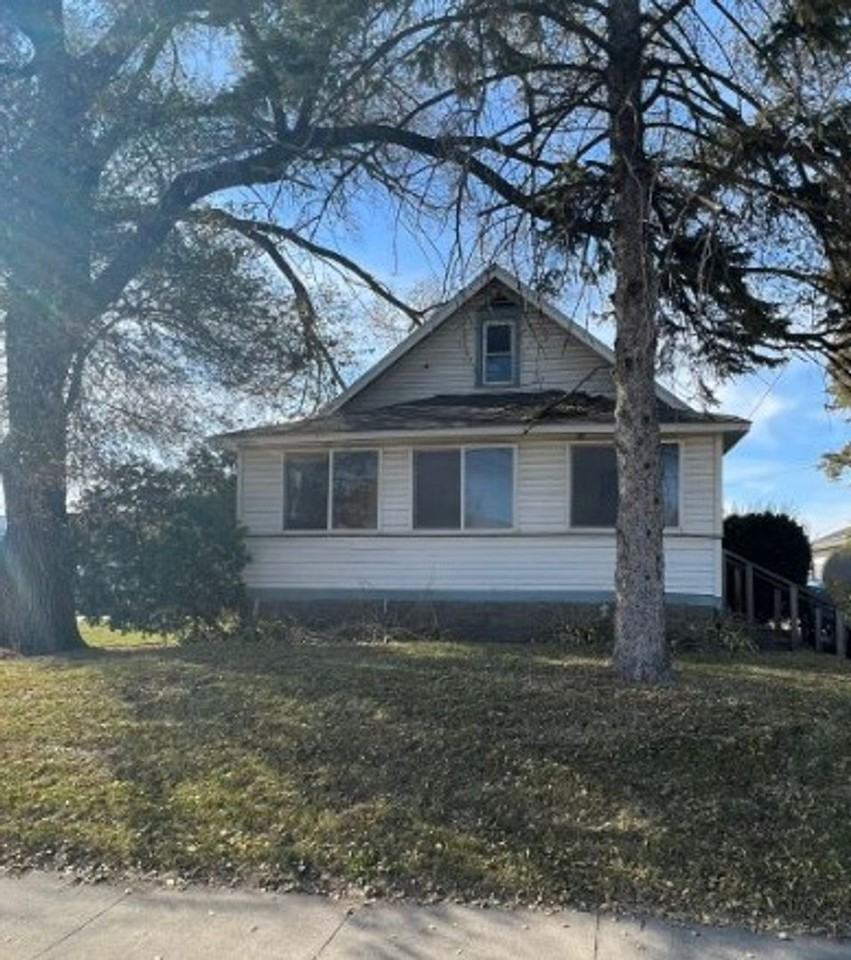 710 Ansborough Avenue - Photo 5 of 18