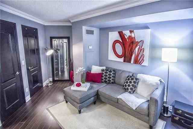 2121 Lake Shore Boulevard West - Photo 3 of 10