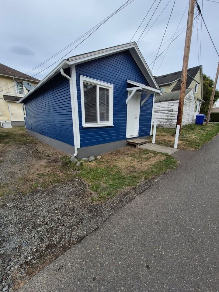 2412 1/2 Everett Ave - Photo 2 of 24