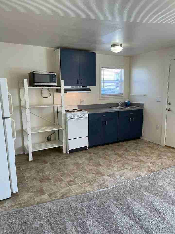 2412 1/2 Everett Ave - Photo 5 of 24