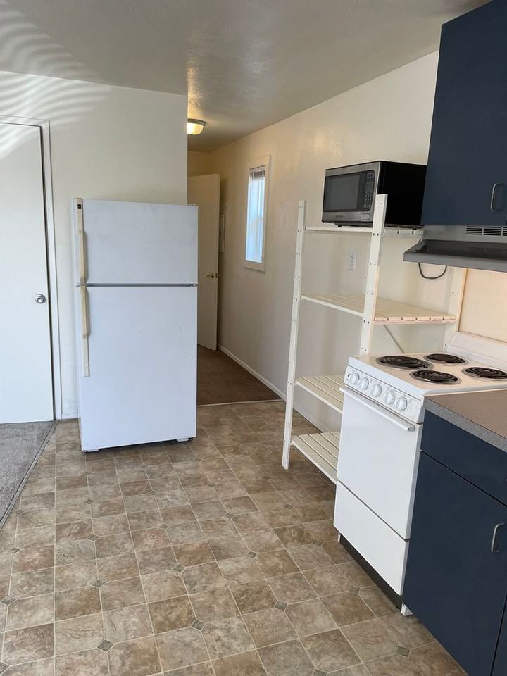 2412 1/2 Everett Ave - Photo 6 of 24