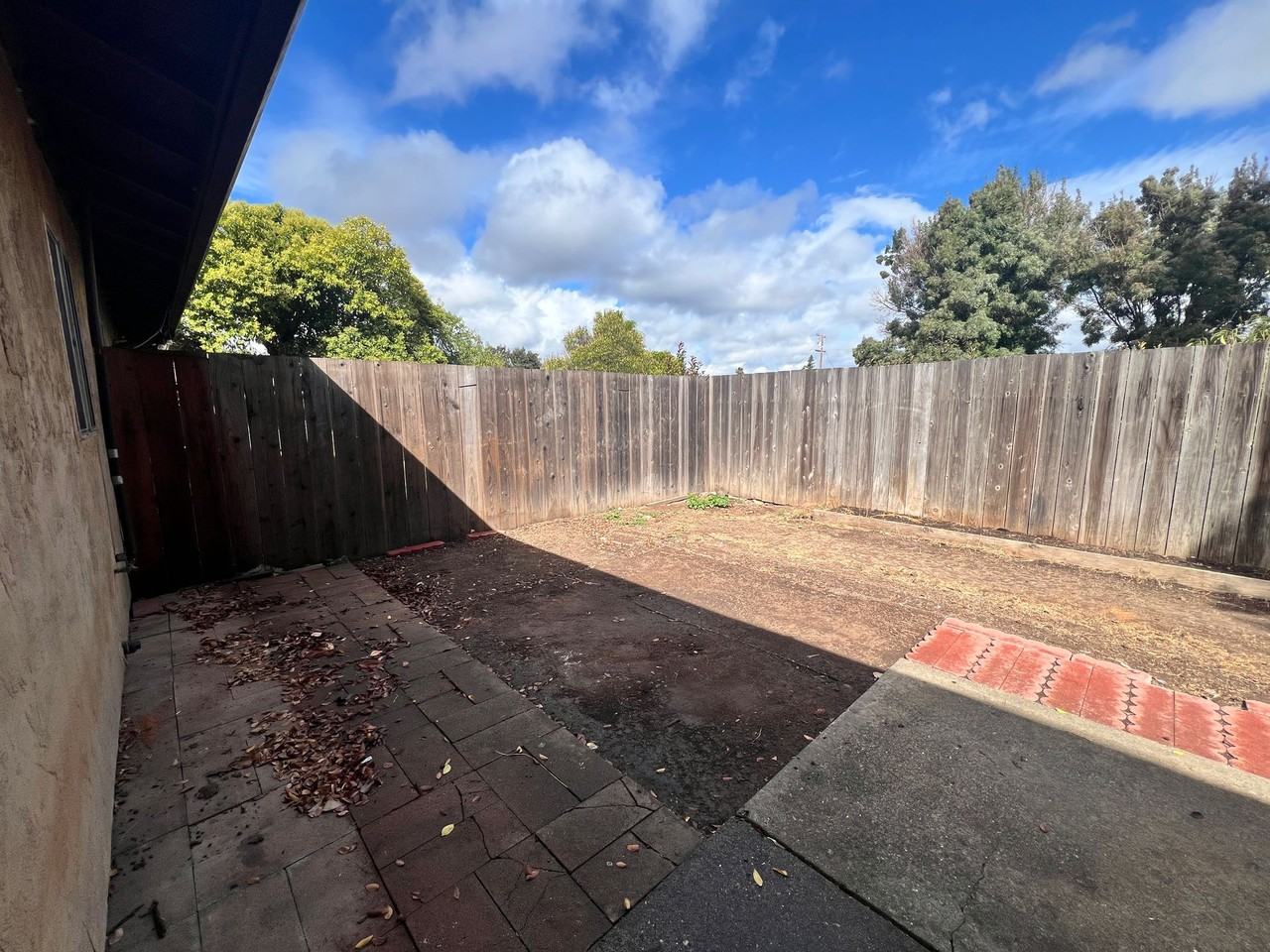 1160/1162 Lisa Court - Photo 2 of 14