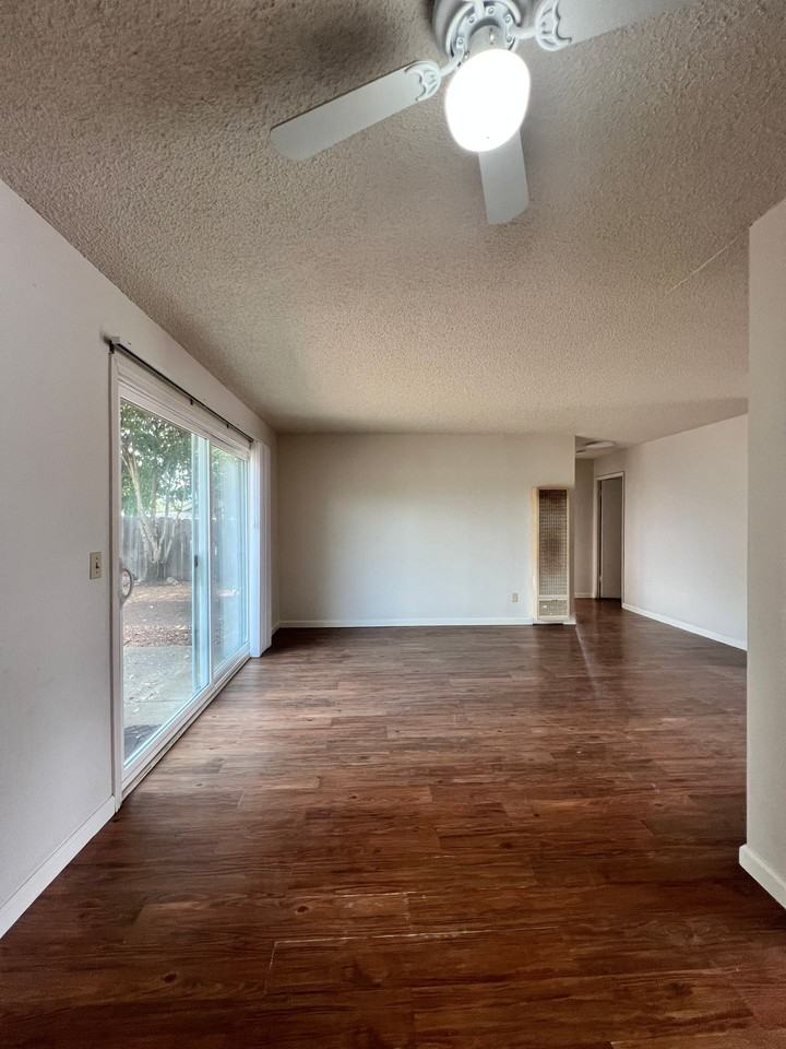 1160/1162 Lisa Court - Photo 7 of 14