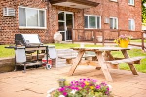 featured image of 140 W 3rd St