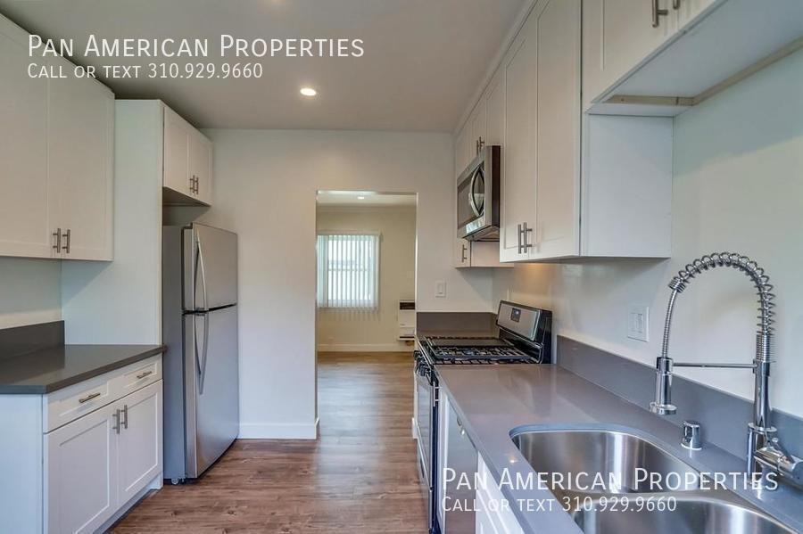 451 W 4th St - Photo 2 of 8