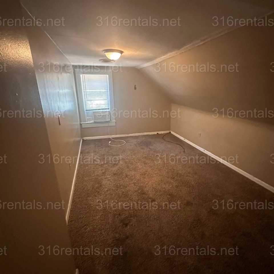 1446 S Water St #C - Photo 6 of 10