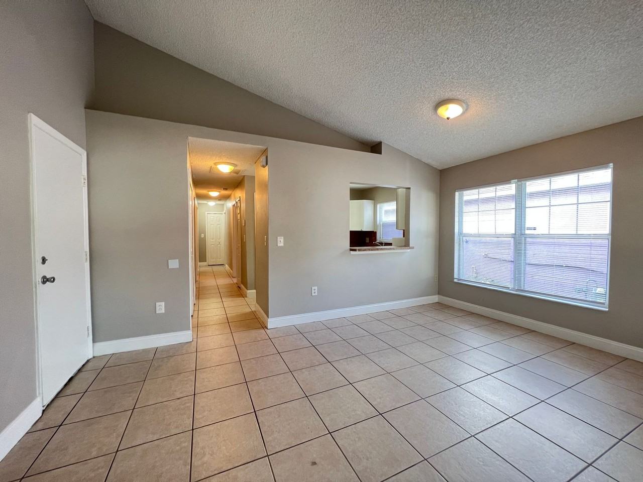 1143 Fremont Park Avenue - Photo 6 of 17