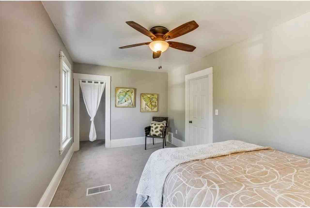 1594 Van Buren Ave - Photo 5 of 16