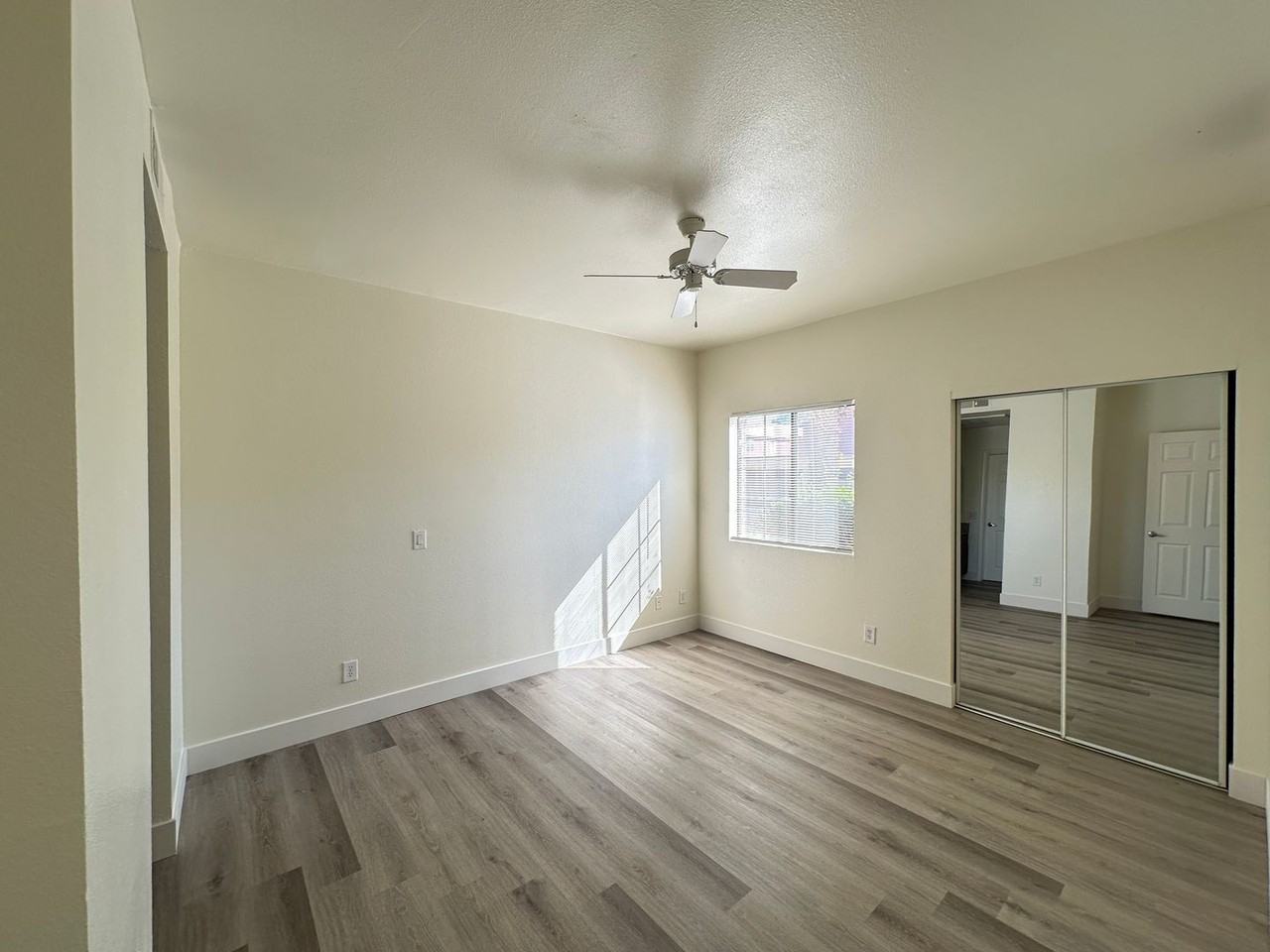 5142 S Jones Blvd - Photo 7 of 13