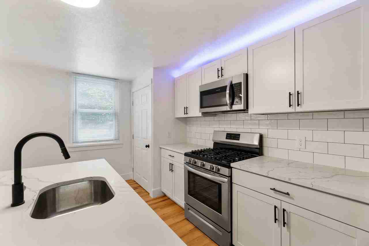 164 South 19th Street - Photo 4 of 29