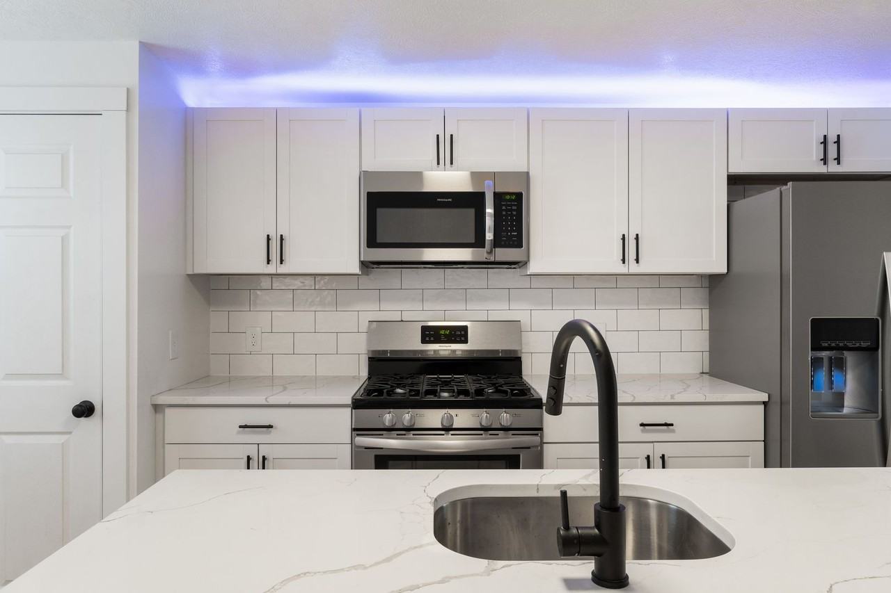 164 South 19th Street - Photo 5 of 29