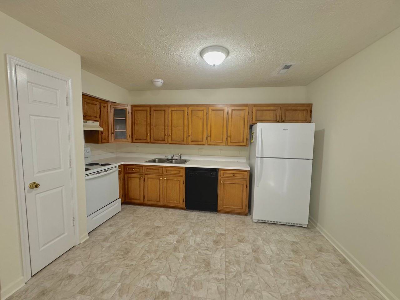 906 Grand Arbre Dr - Photo 3 of 10
