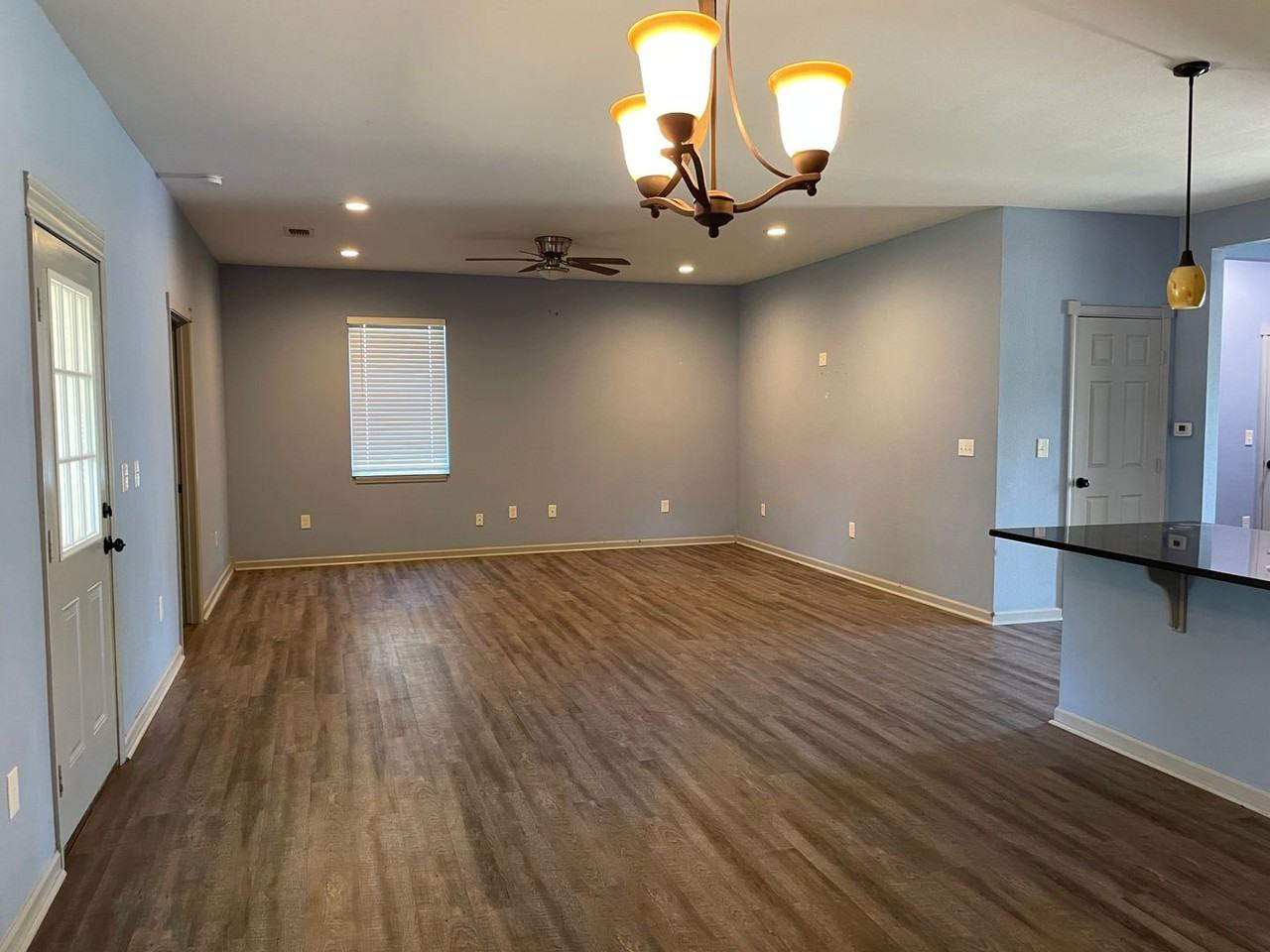 1309 Frankie Ln - Photo 5 of 15