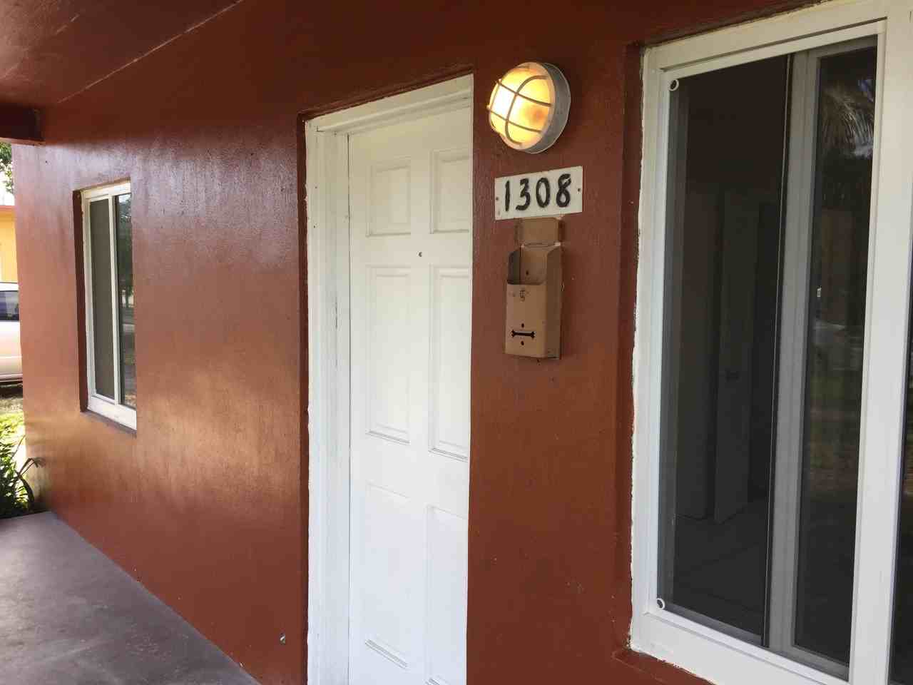 1308 Nw 4th St - Photo 3 of 12