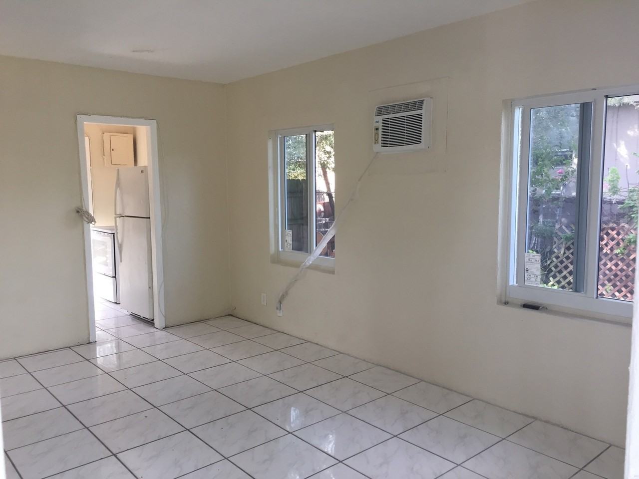 1308 Nw 4th St - Photo 5 of 12