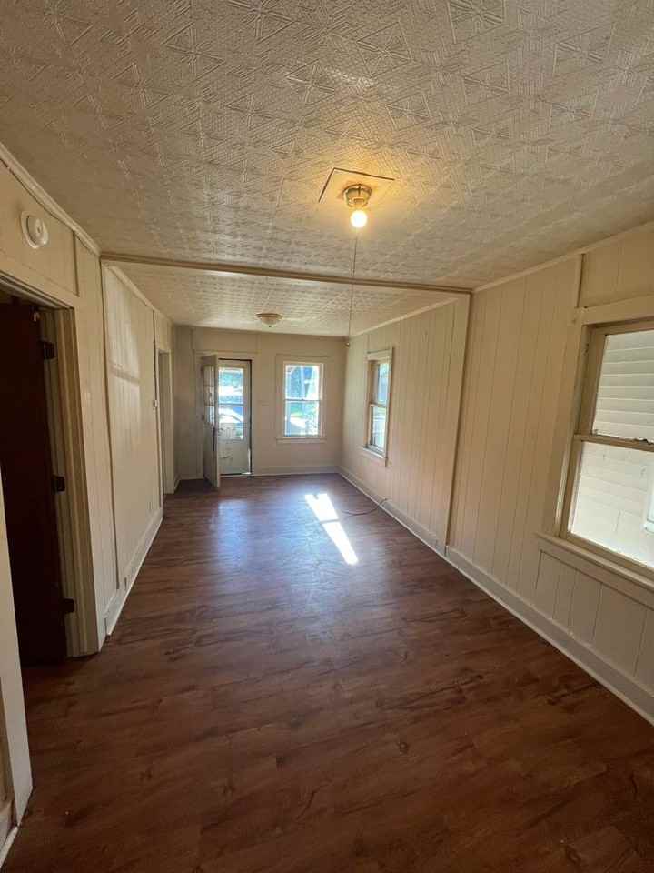 602 Conant Ave - Photo 3 of 5