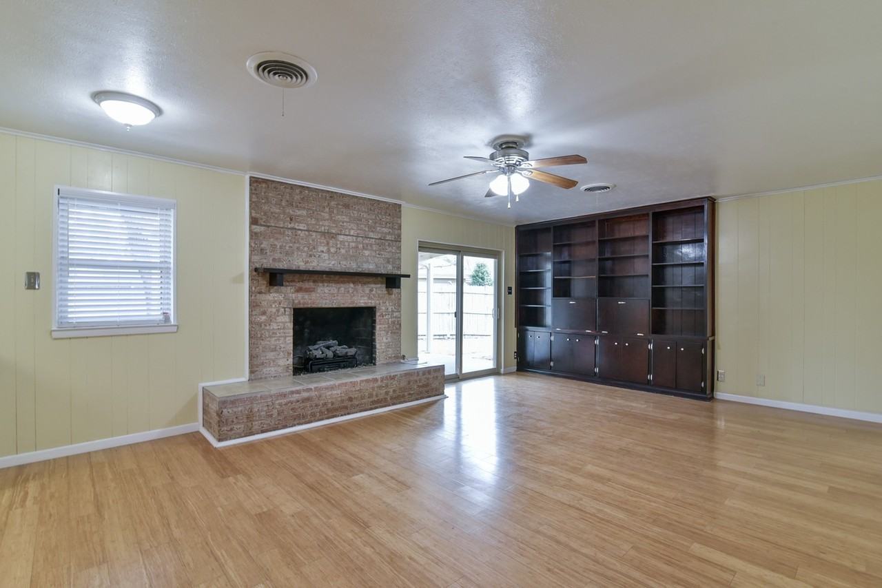 7233 Overhill Rd - Photo 7 of 30