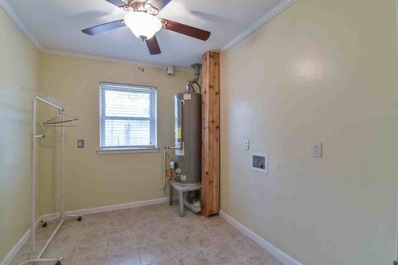7233 Overhill Rd - Photo 5 of 30