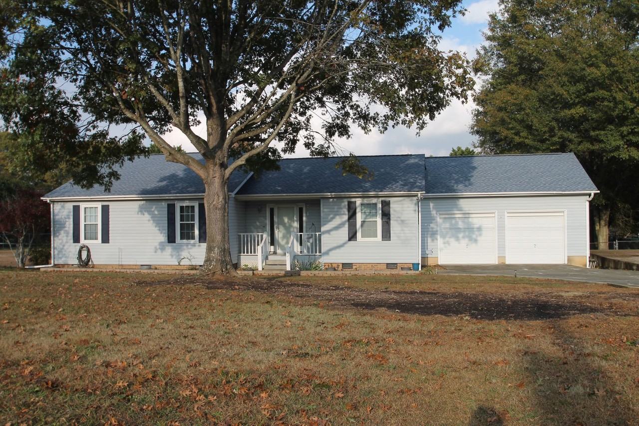 421 Peachtree Rd - Photo 2 of 17