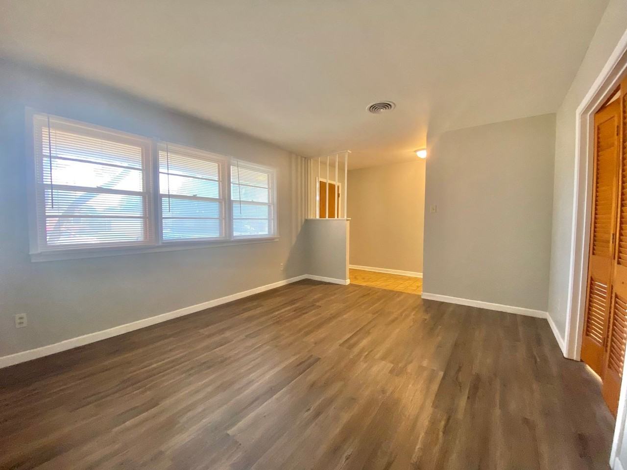 4407 27th Street - Photo 3 of 13