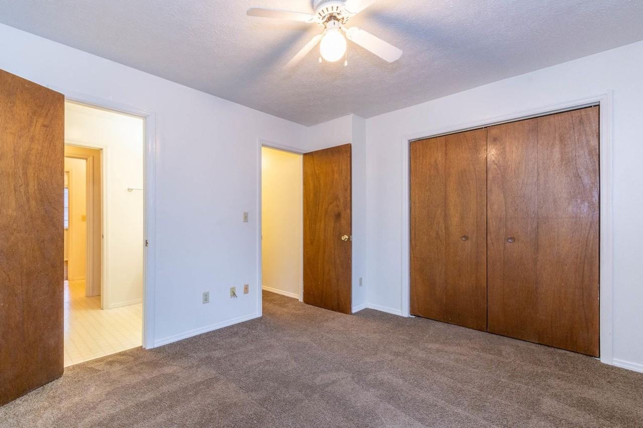 1711 N Lincoln St - Photo 6 of 9