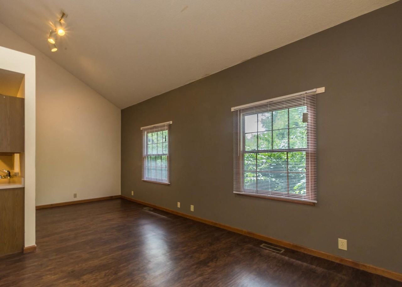 1802 E Maxwell Ln - Photo 7 of 9