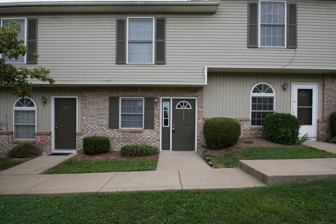 702 E Sherwood Hills Dr