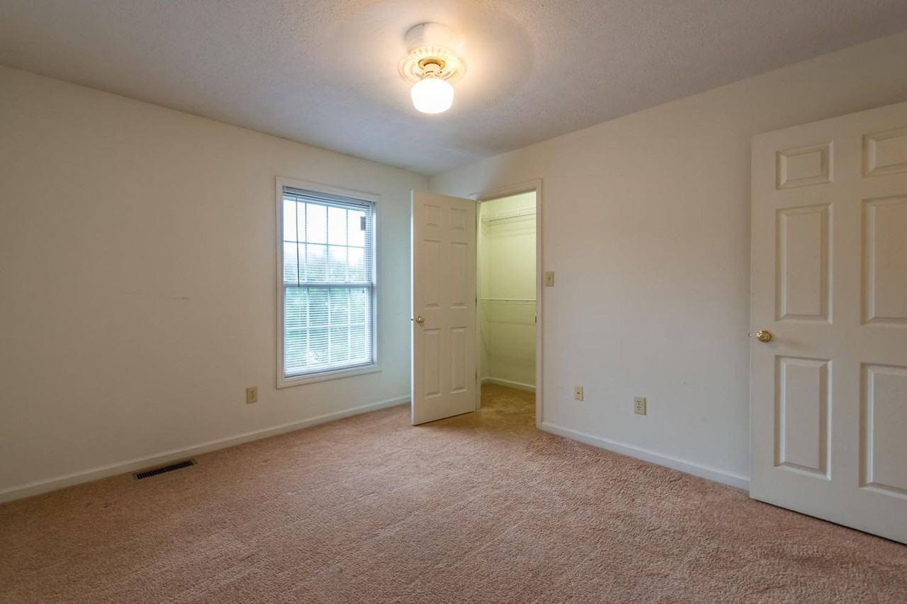 702 E Sherwood Hills Dr - Photo 4 of 12