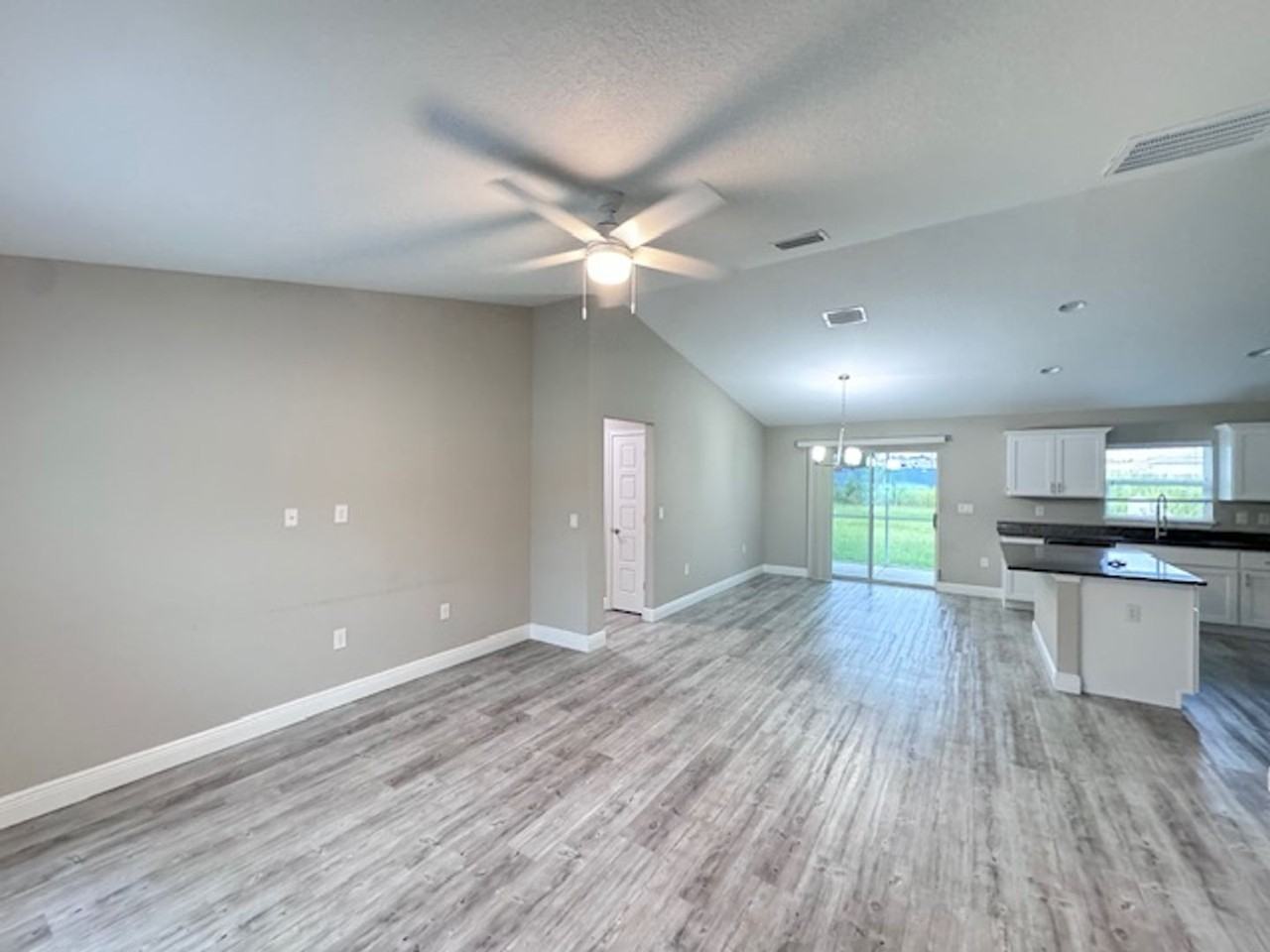 50 Juniper Loop Cir - Photo 2 of 26