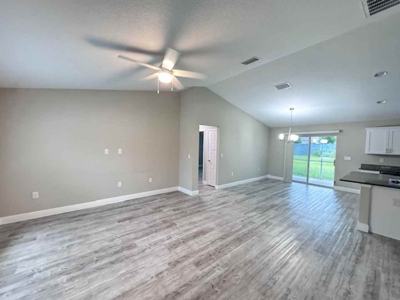 50 Juniper Loop Cir - Photo 3 of 26