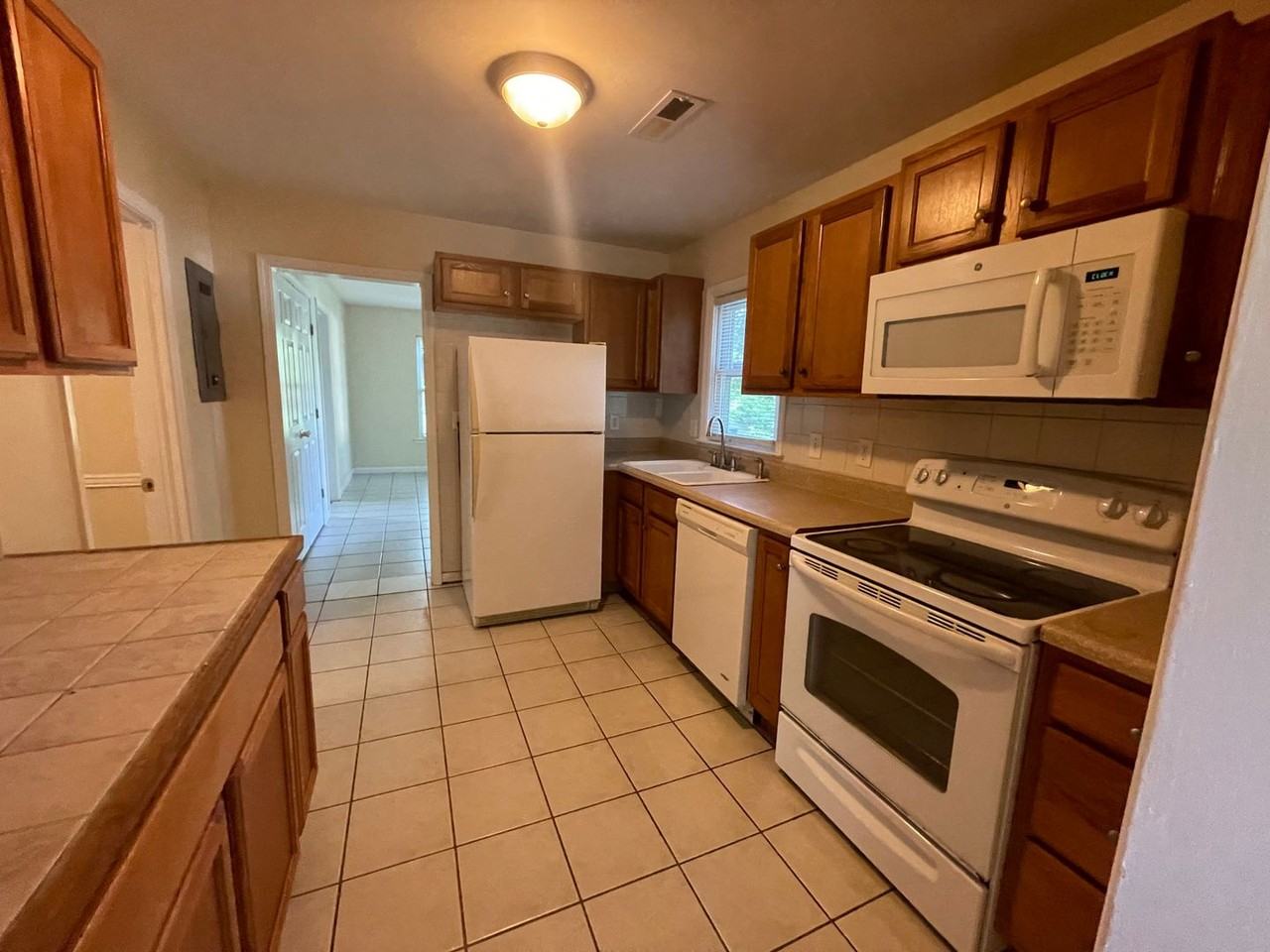 3002 Taliaferro Rd - Photo 2 of 19