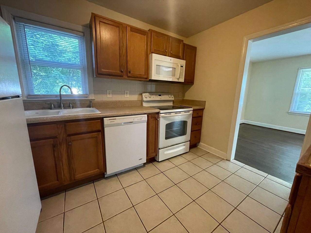 3002 Taliaferro Rd - Photo 3 of 19